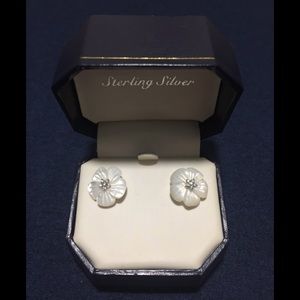 SALE✂️ New! MOTHER OF PEARL SILVER EARRINGS